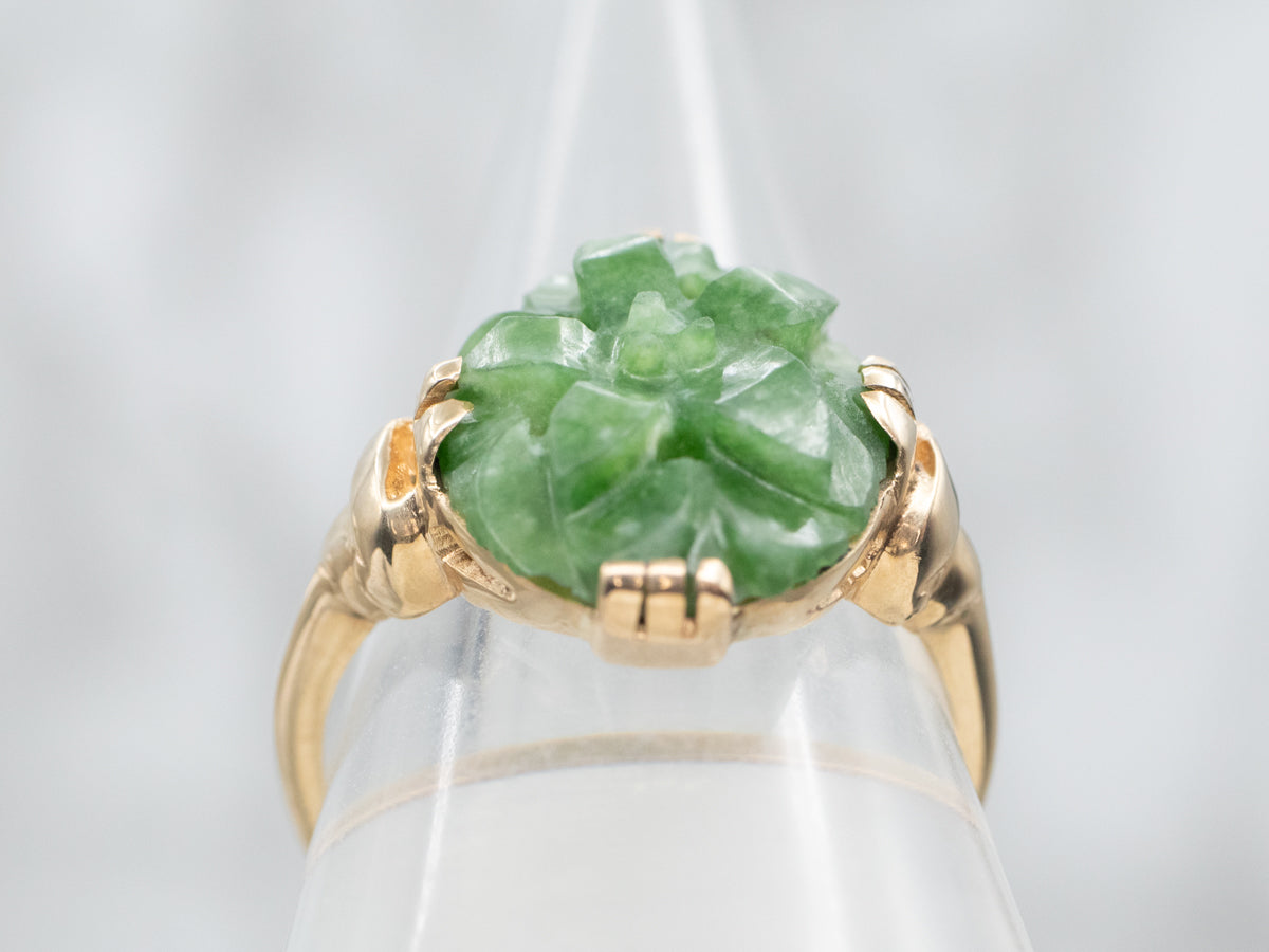 Anillo de cóctel de jade tallado floral vintage