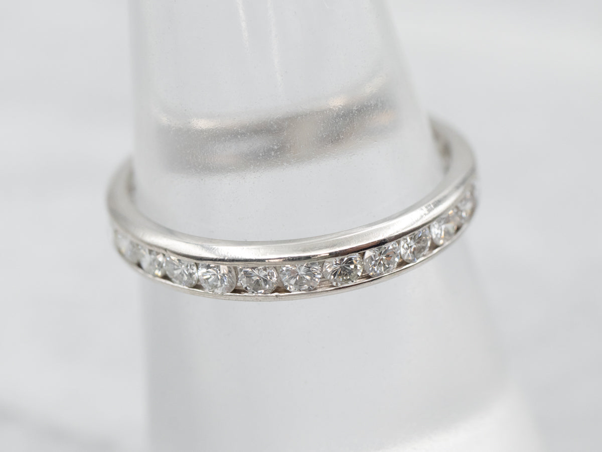 Alianza de eternidad con diamantes y paladio