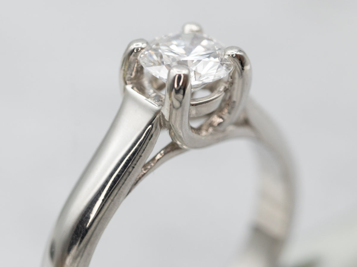 Anillo de compromiso con solitario de diamantes y certificación Perrywinkle en platino