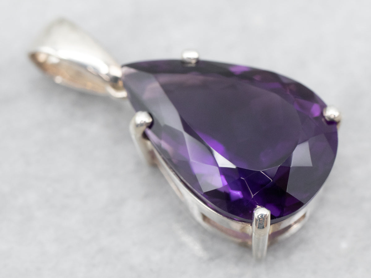Colgante de amatista de talla pera de plata de ley