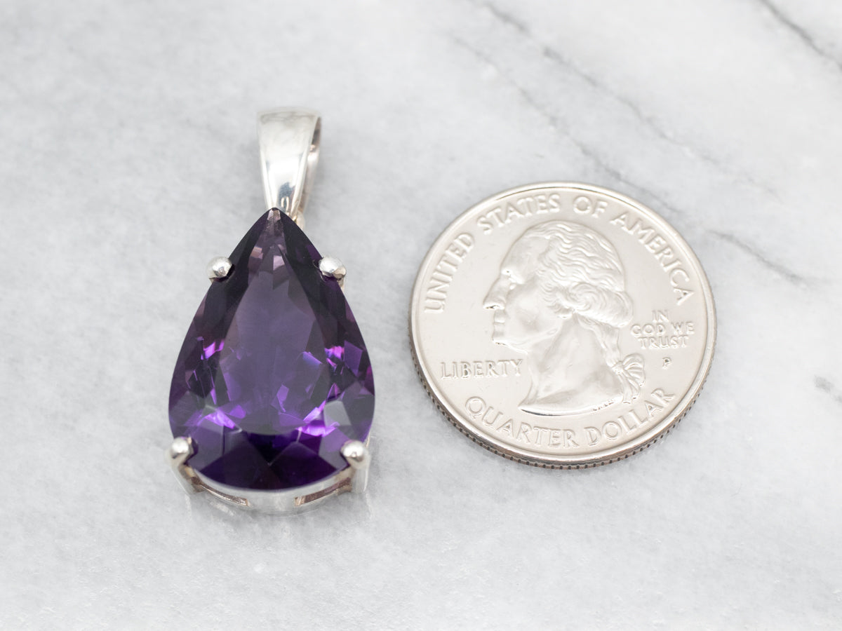Colgante de amatista de talla pera de plata de ley