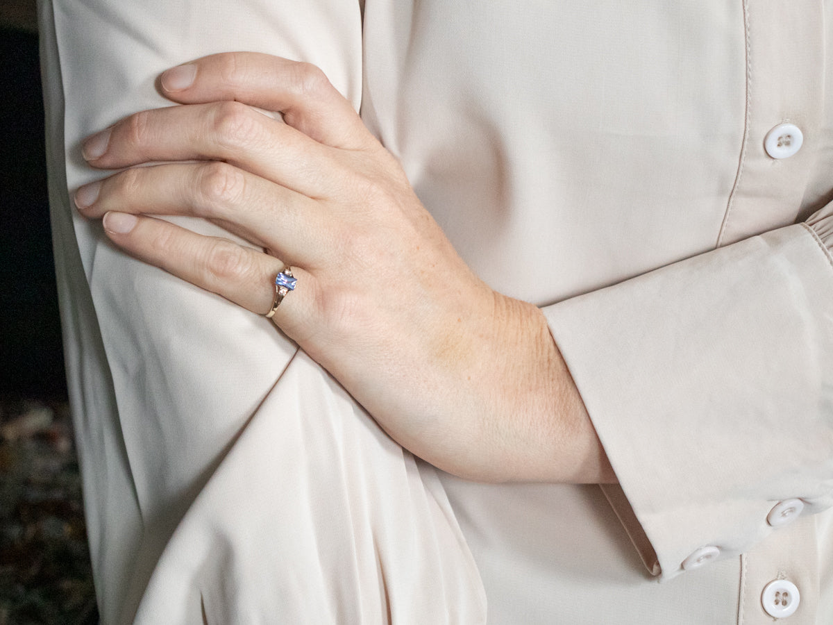 Stunning Purple Sapphire Ring with Diamond Accents