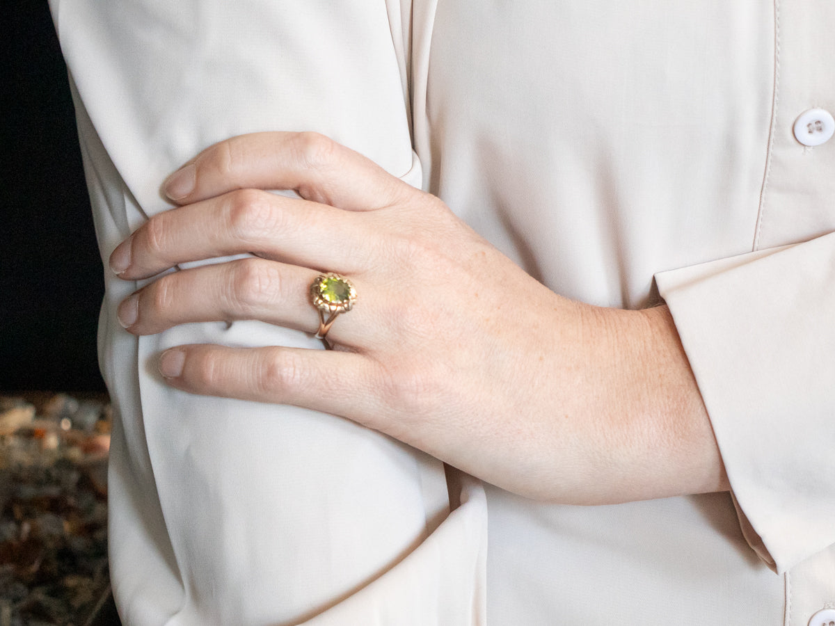 Vintage Textured Gold Peridot Ring