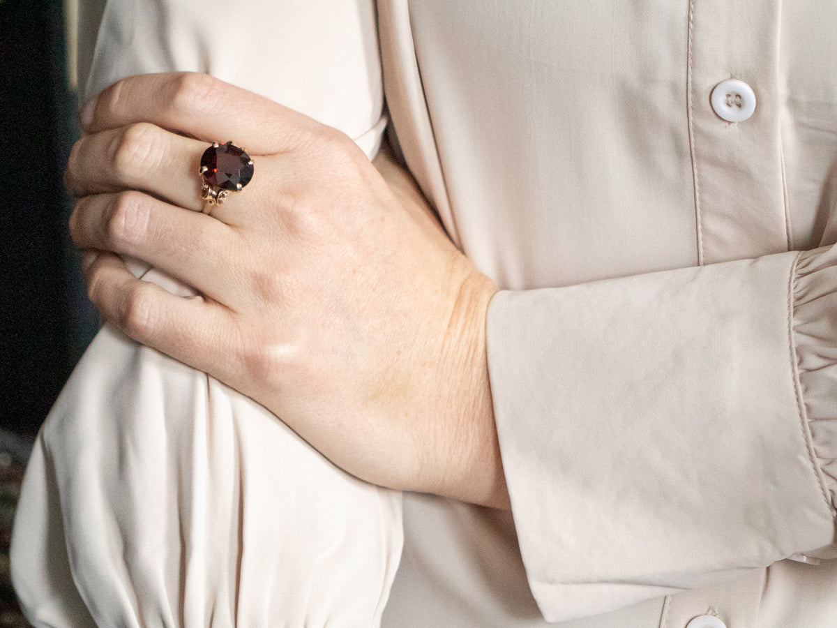 Yellow Gold Oval Cut Pyrope Garnet Solitaire Cocktail Ring