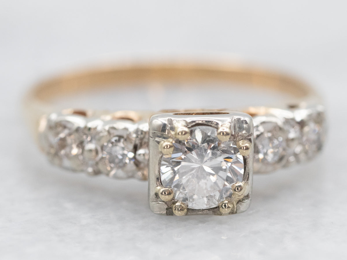 Anillo de compromiso de diamantes de dos tonos con detalles de diamantes