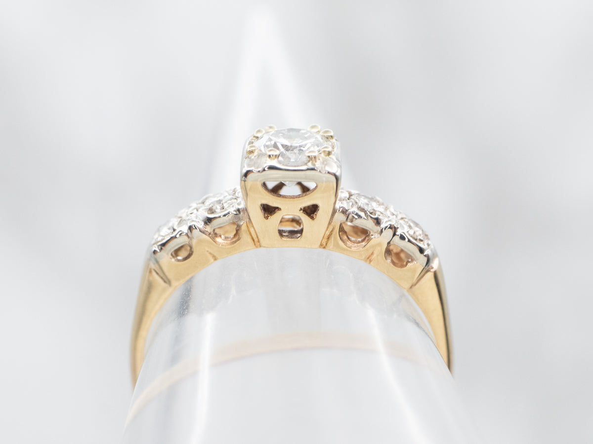 Anillo de compromiso de diamantes de dos tonos con detalles de diamantes