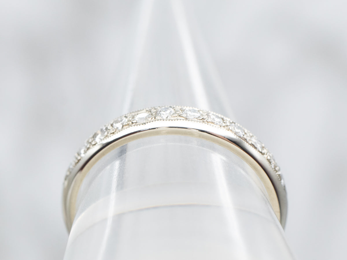 Alianza de boda de oro blanco con diamantes