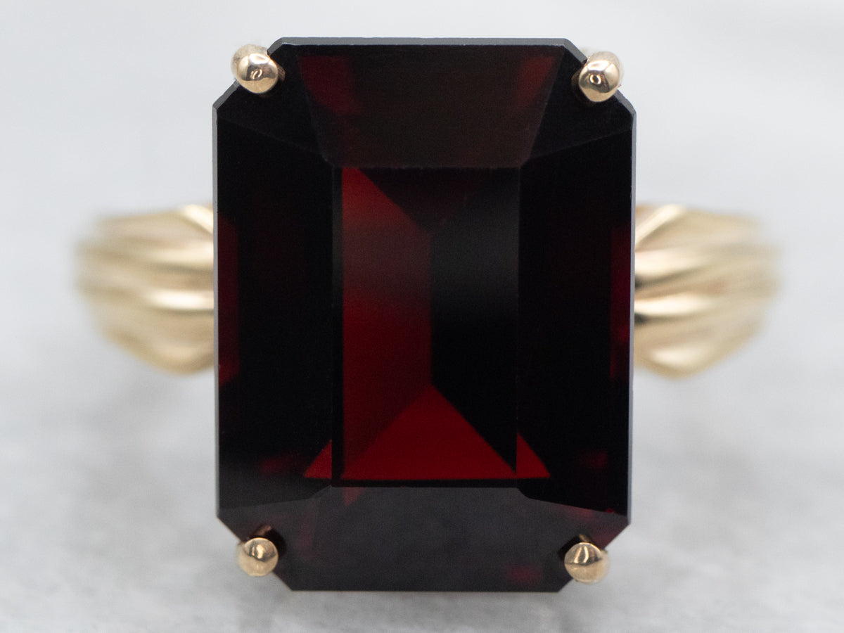 Anillo Solitario Granate Talla Esmeralda