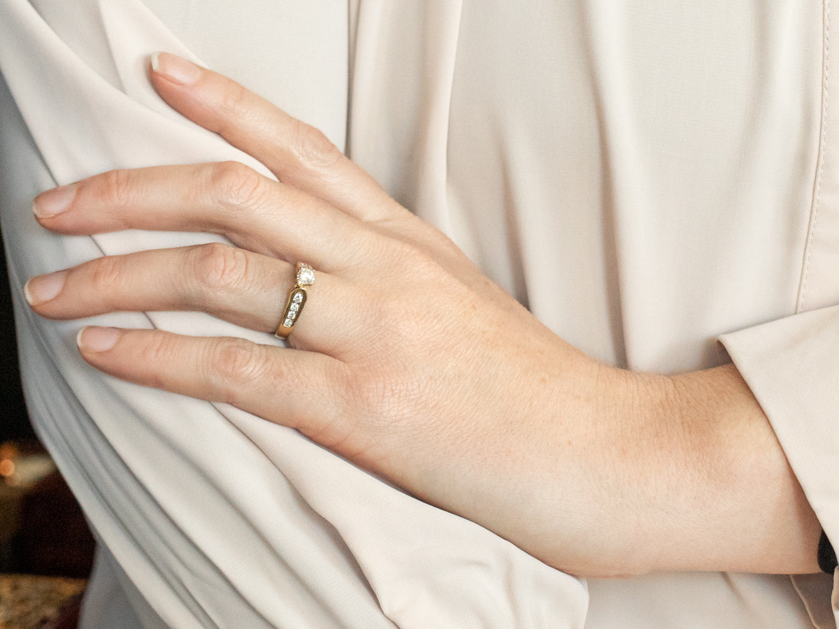 Modern Round Brilliant Diamond Engagement Ring