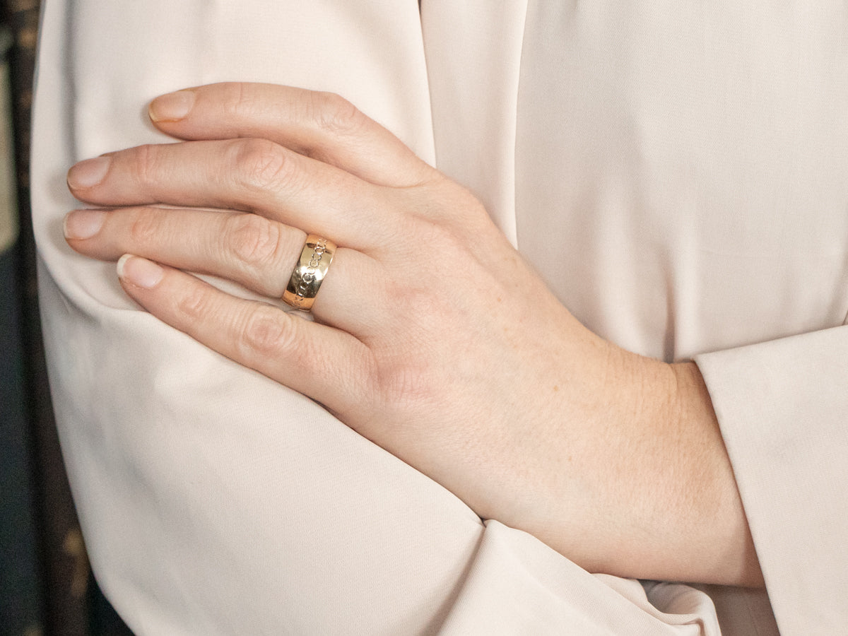 Wide Gold Keepsake Dot Pattern Band