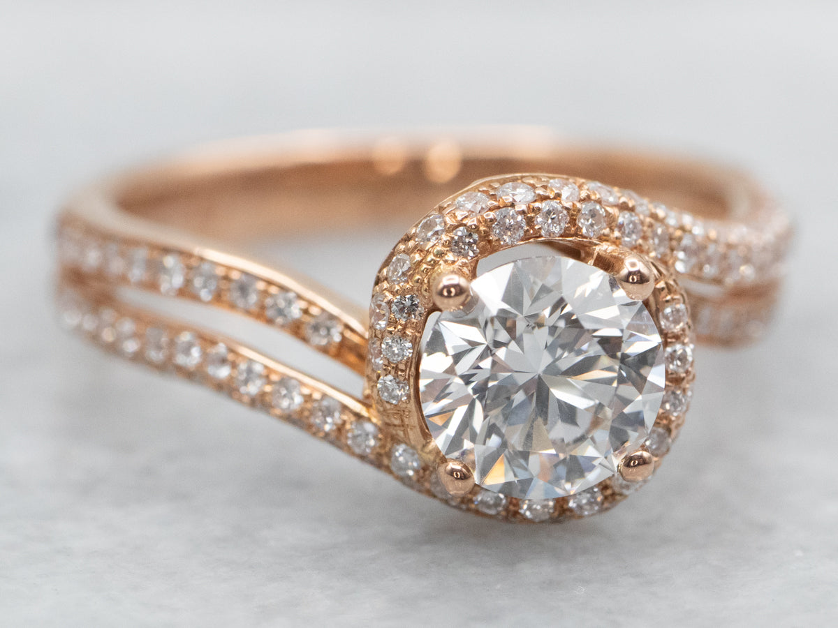 Anillo de compromiso moderno de diamantes con certificación GIA en oro rosa