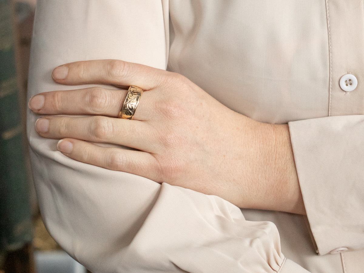 Men's Antique Gold Flower Pattern Band
