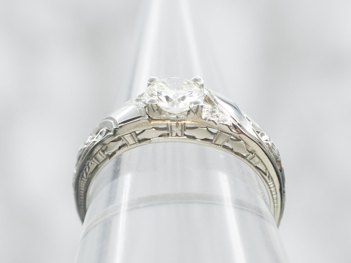 Anillo de compromiso con solitario de diamantes estilo Art Déco tardío
