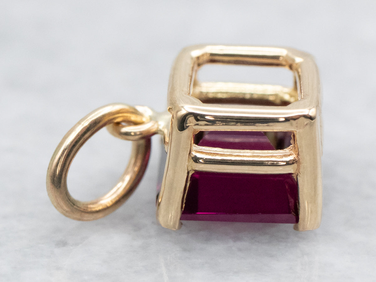 Colgante Solitario Granate Rodolita de Talla Cuadrada