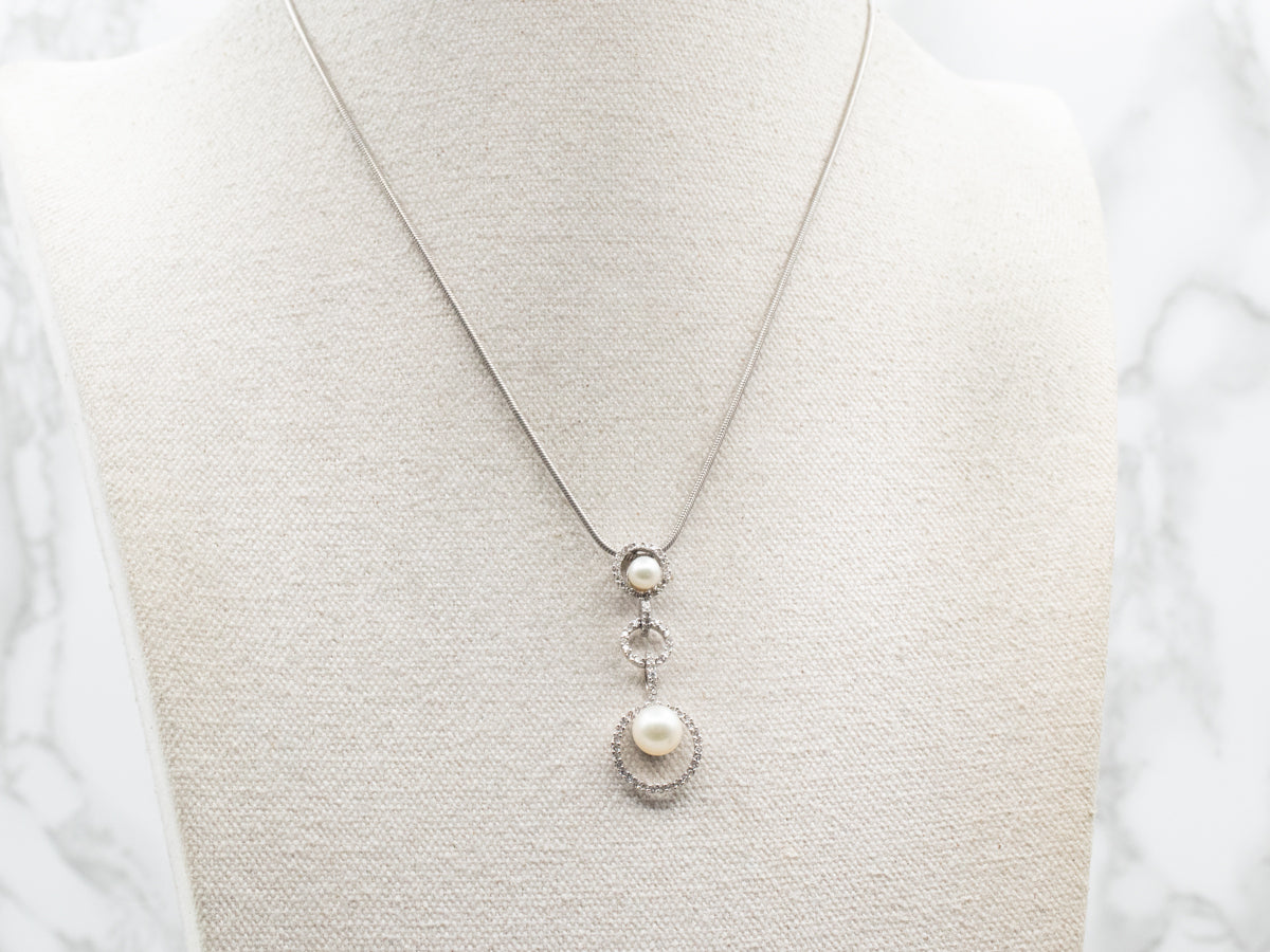 Colgante de diamantes y perlas de agua salada en oro blanco