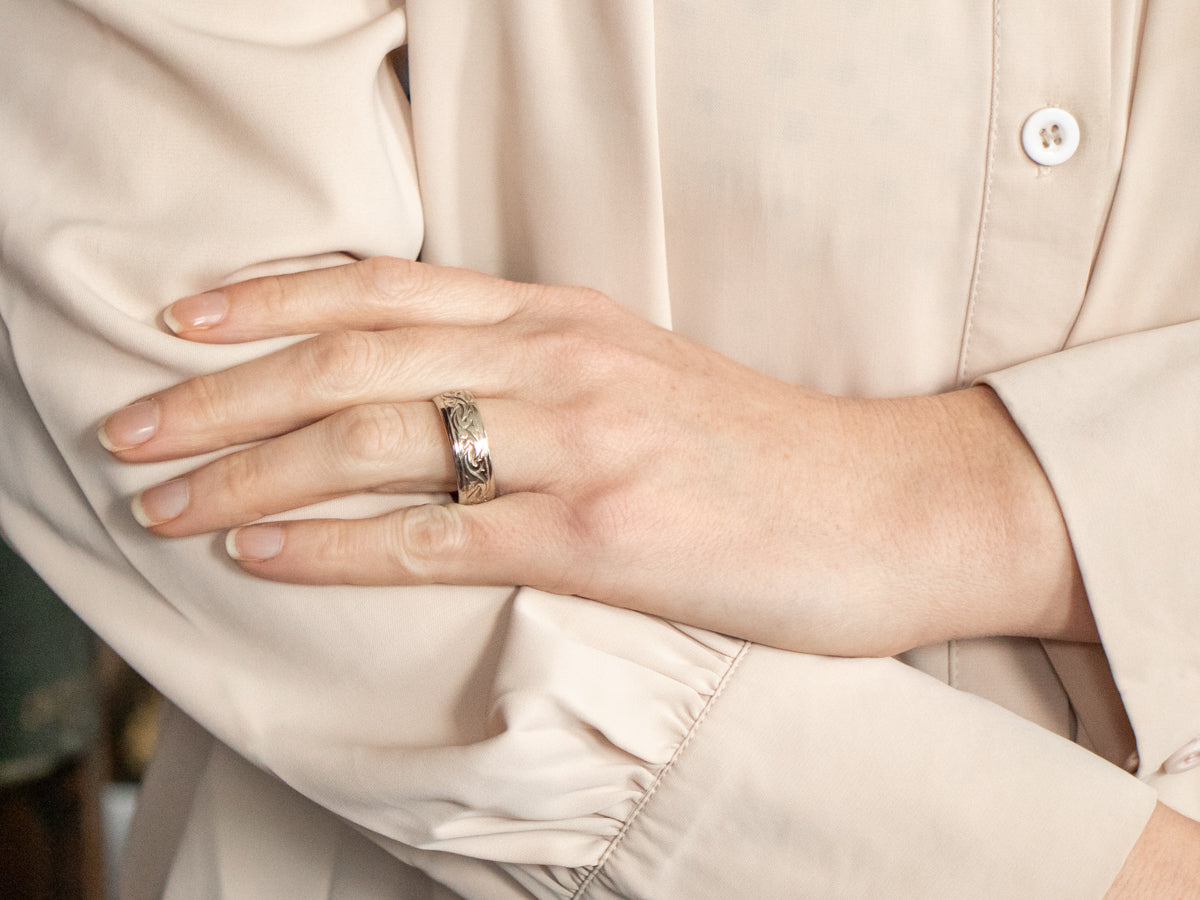 White Gold Scrolling Pattern Wedding Band