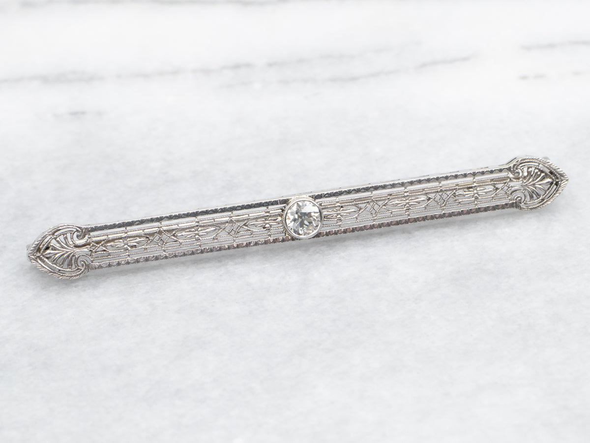 Broche de filigrana de diamantes de talla europea Art Déco de oro blanco