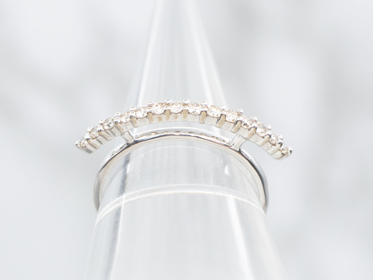 Alianza modernista de diamantes de engaste alto