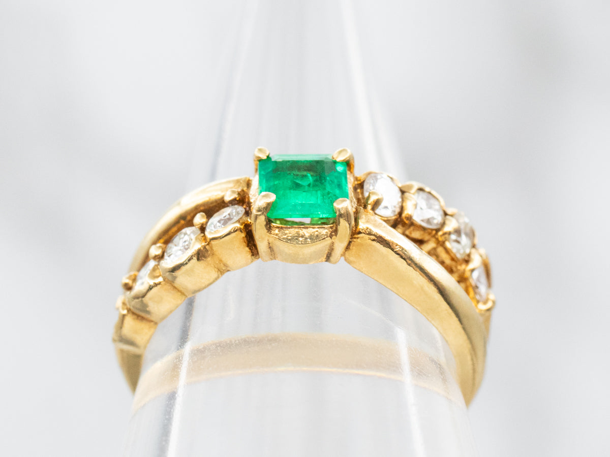 Modern 18K Gold Emerald and Diamond Ring