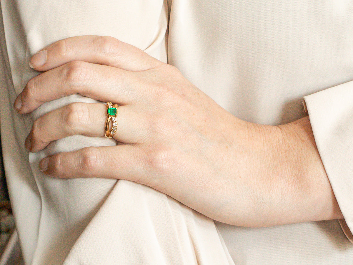Modern 18K Gold Emerald and Diamond Ring