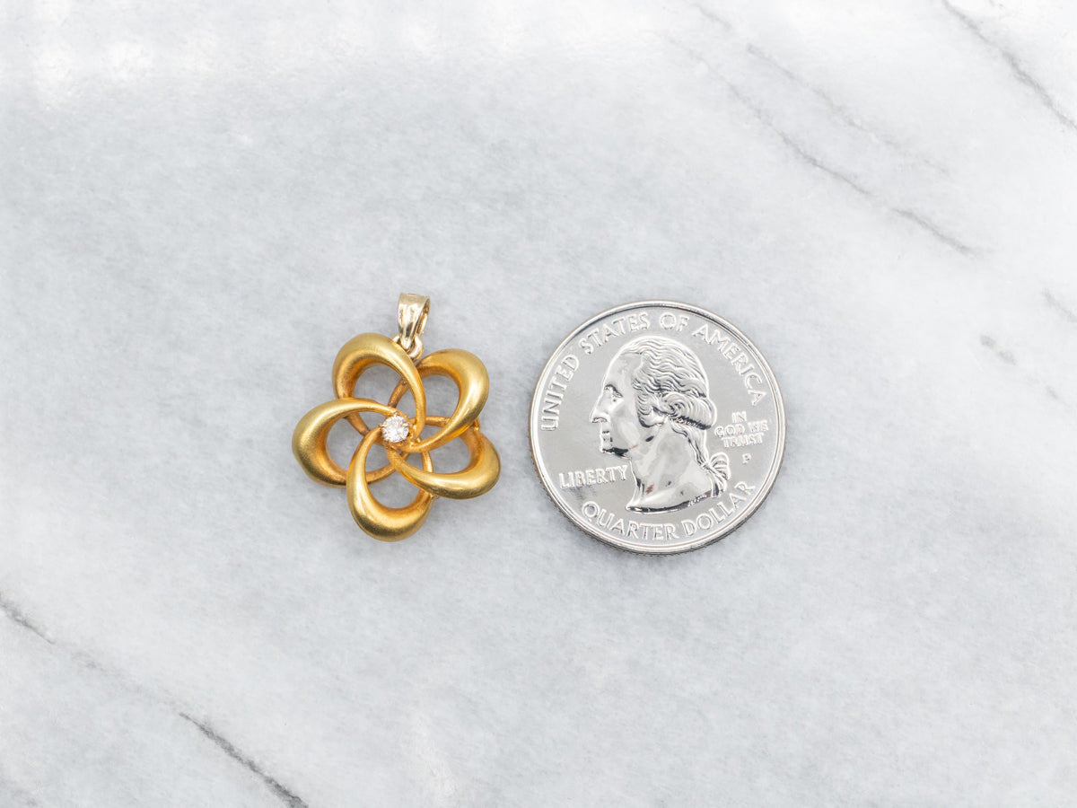 Colgante Nudo de Diamantes en Oro Amarillo