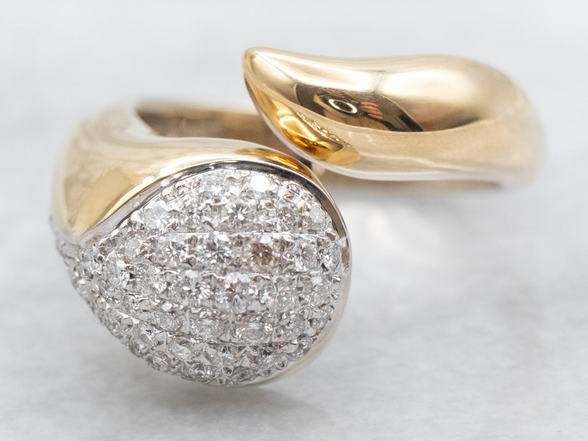 Anillo envolvente de diamantes de dos tonos