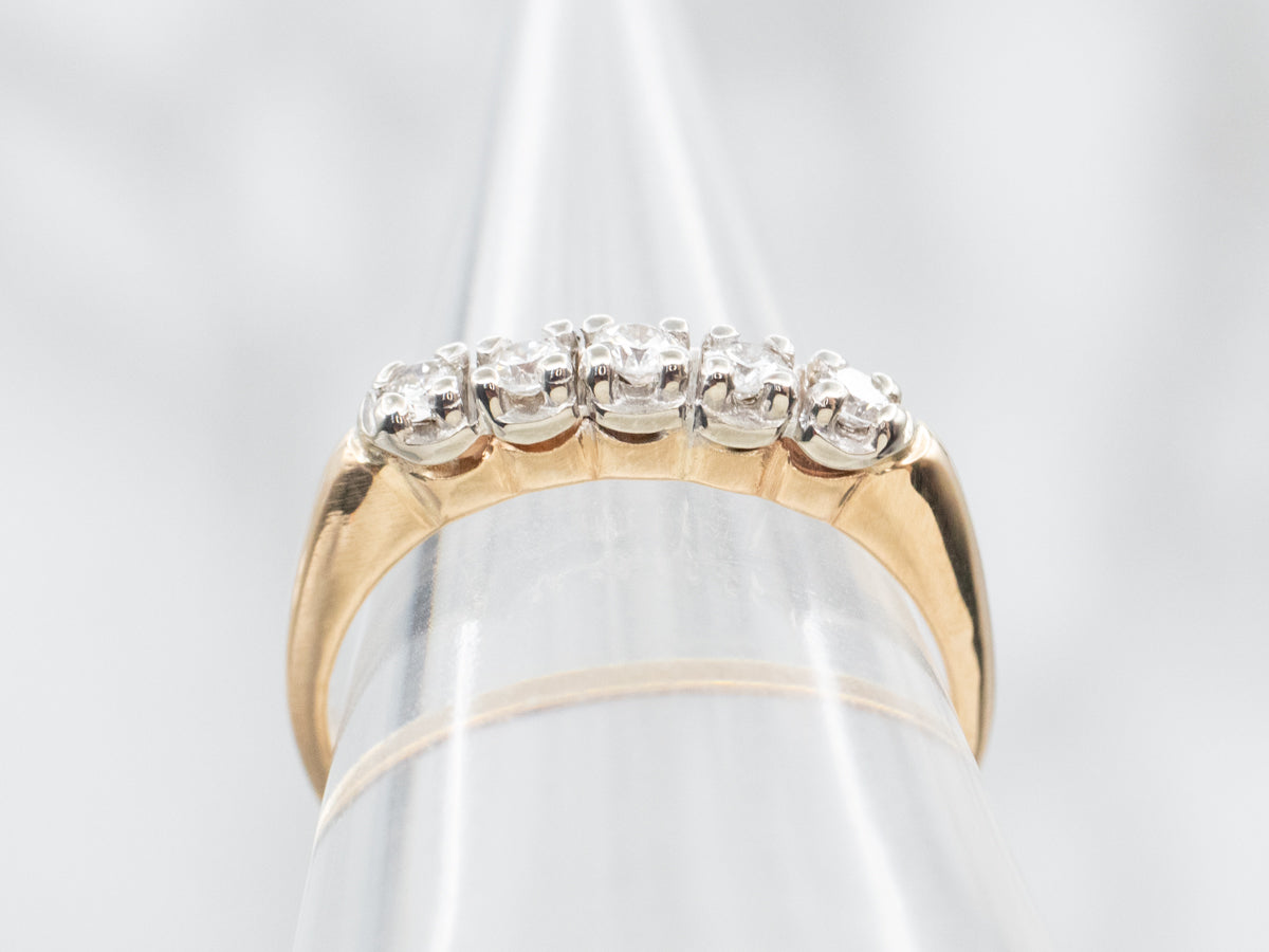 Alianza de bodas de diamantes en dos tonos