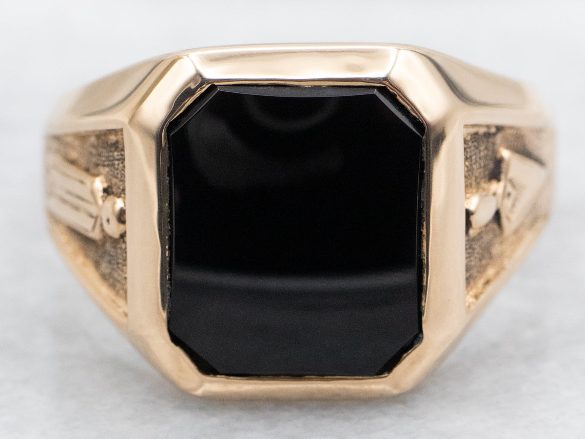 Anillo de escudo masónico de ónix negro de oro amarillo
