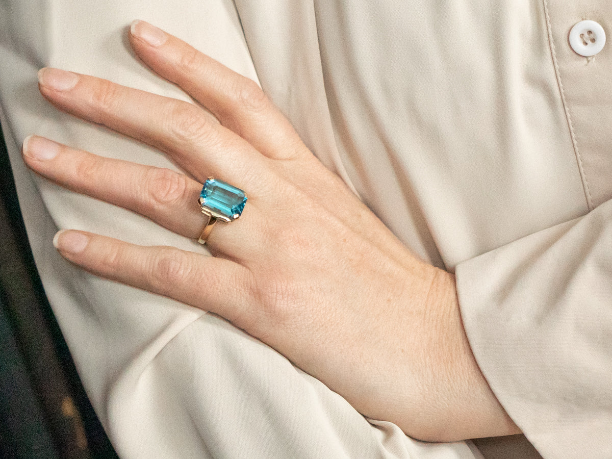 Yellow Gold Blue Topaz Solitaire Cocktail Ring