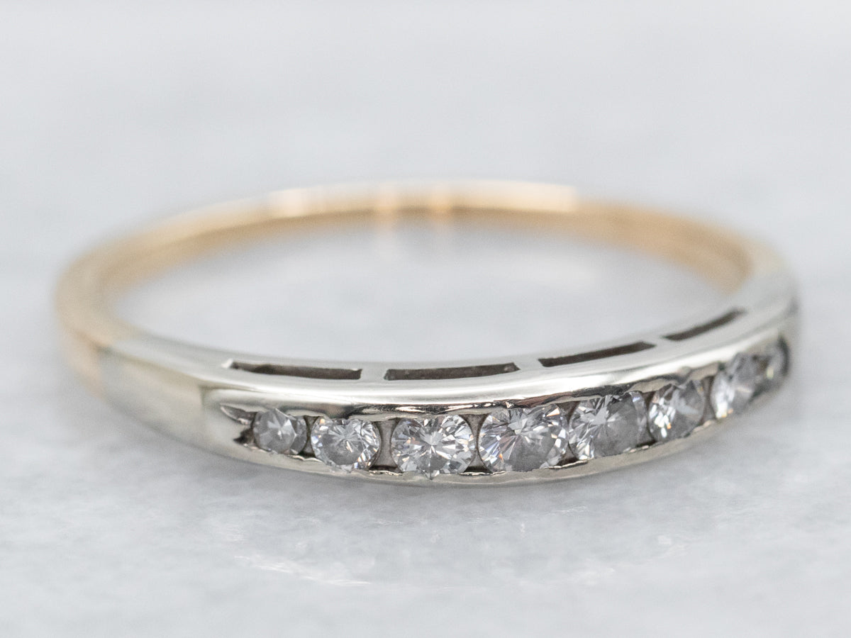 Alianza de bodas de diamantes en dos tonos