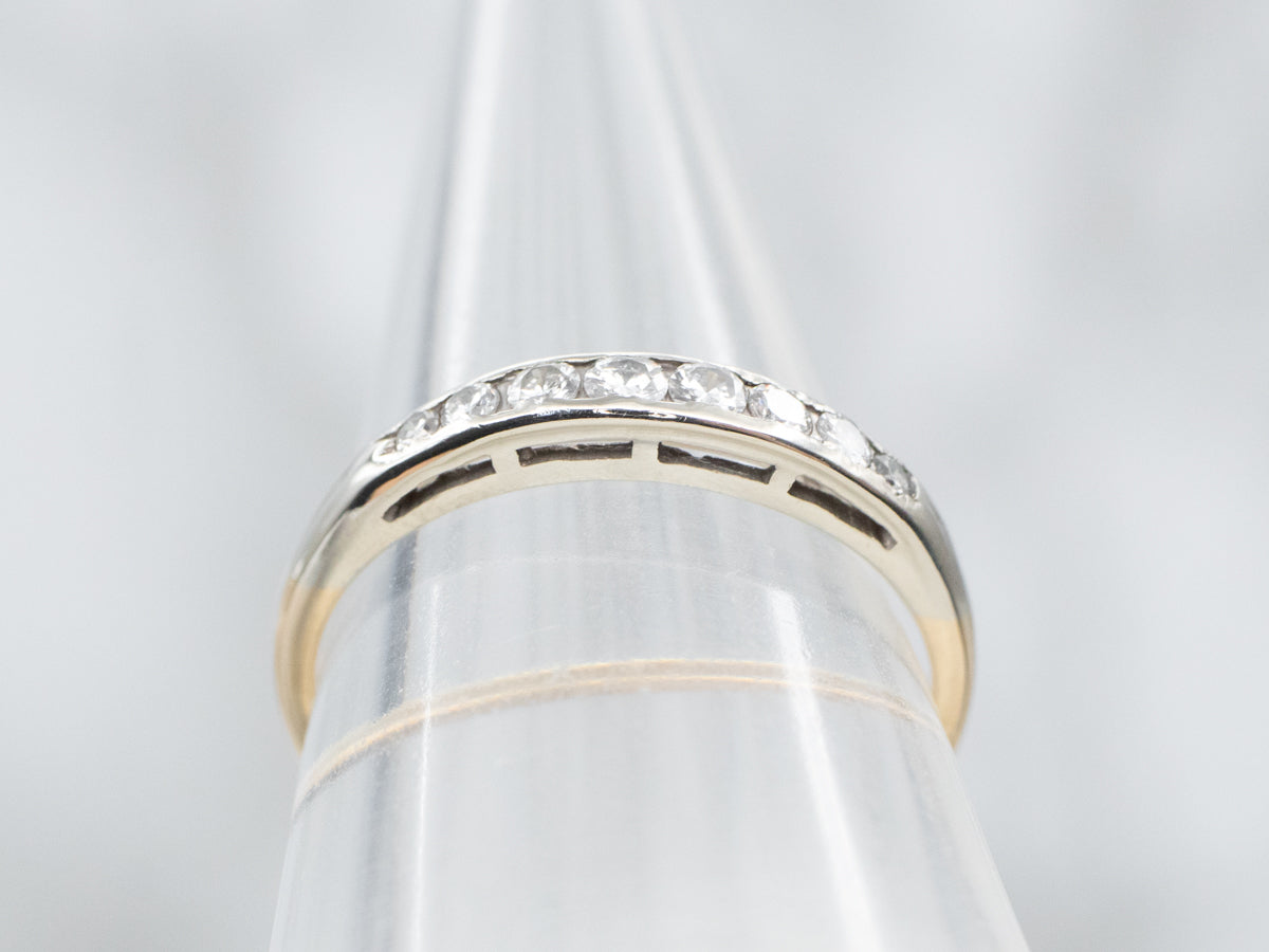 Alianza de bodas de diamantes en dos tonos