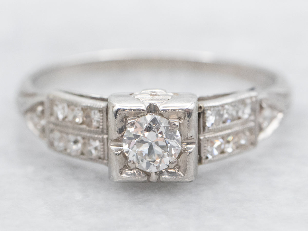 Anillo de compromiso de diamantes de talla única y europea