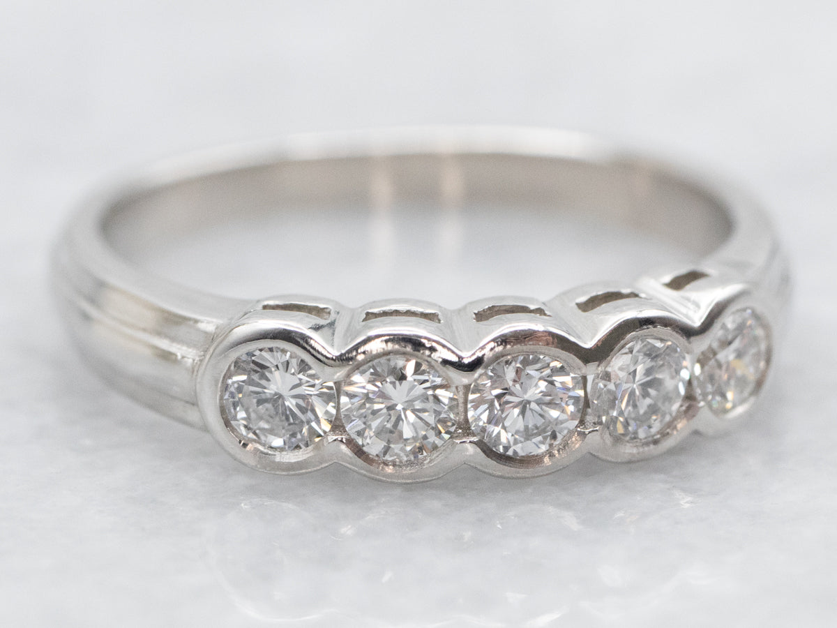 Banda de diamantes engastada con bisel de platino