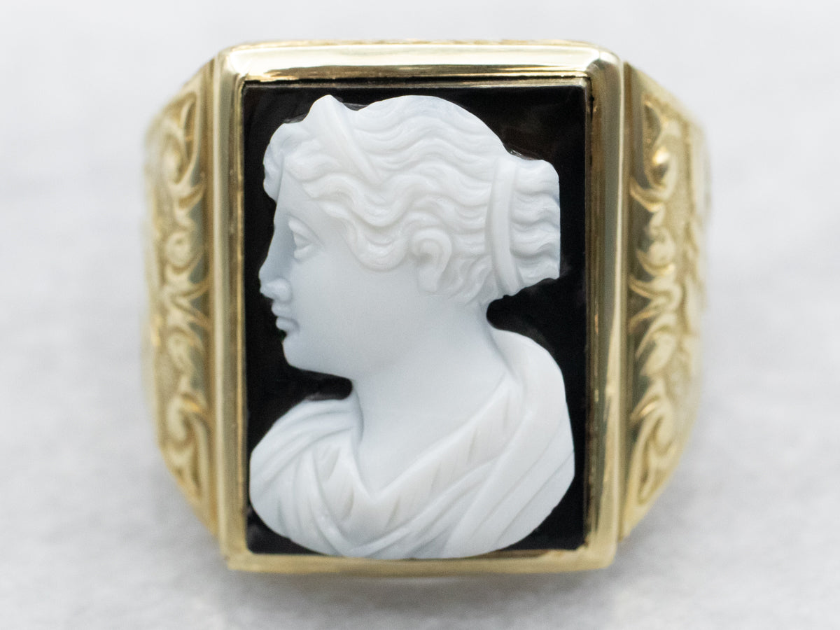 Wild Horses Antique Hardstone Cameo Green Gold Ring