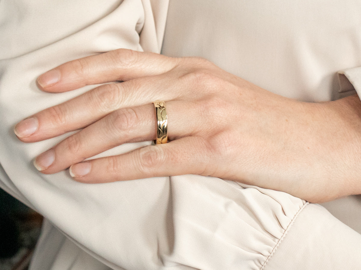 Men's Gold Wheat Pattern Wedding Band