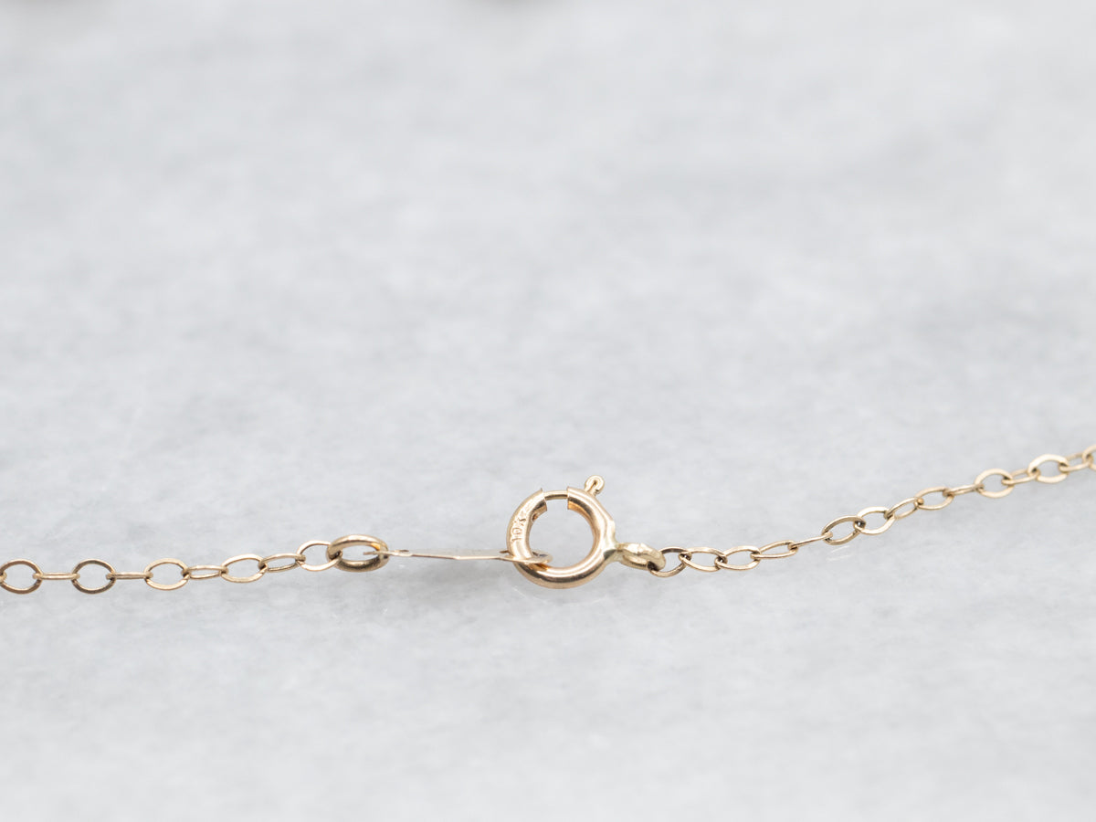 Collar Station de Perlas en Oro Amarillo con Cierre de Anilla