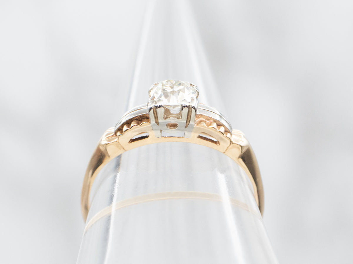 Anillo de compromiso de diamantes de talla europea de la era retro