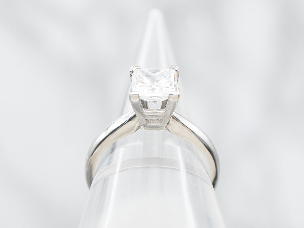 Anillo de compromiso con solitario de diamantes y certificación GIA de platino