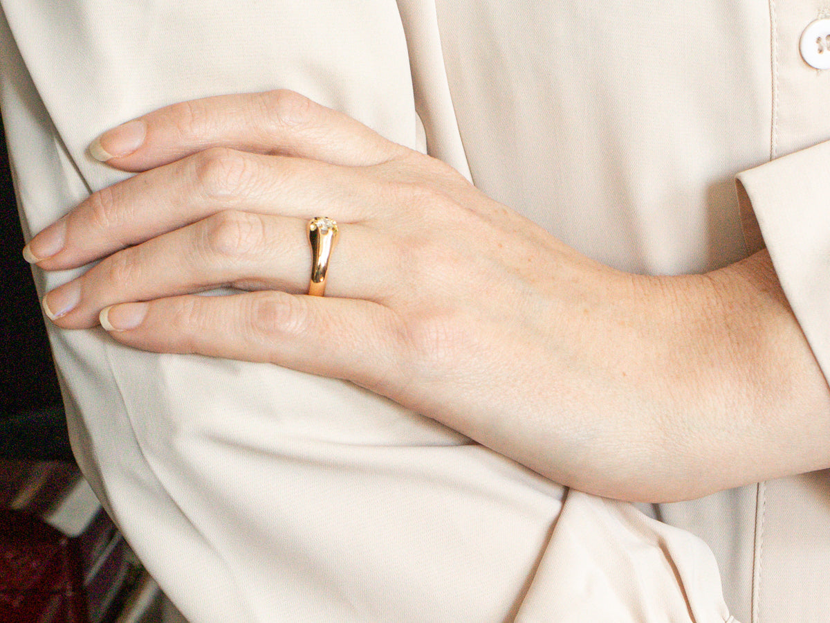 Anillo de compromiso con solitario de diamantes de talla europea