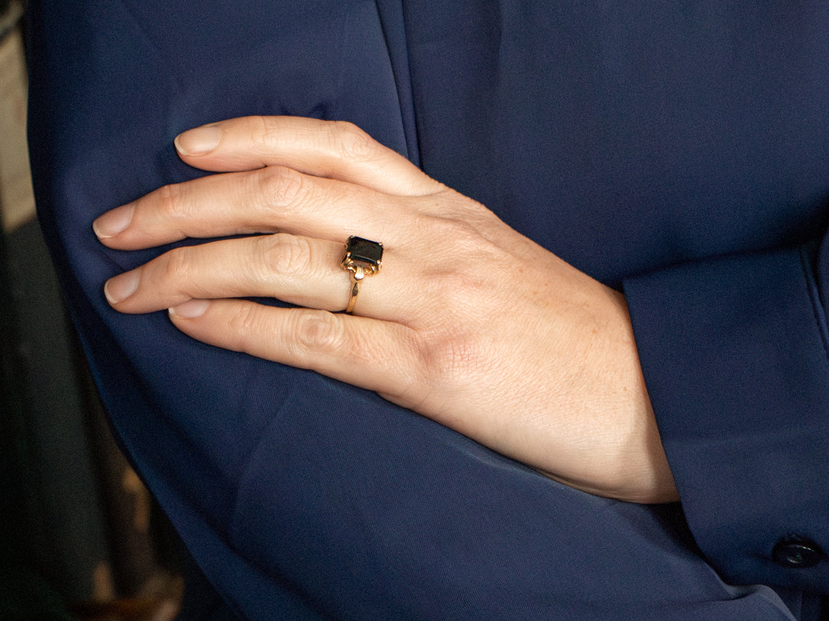 Ladies Mid-Century Black Onyx and Gold Ring