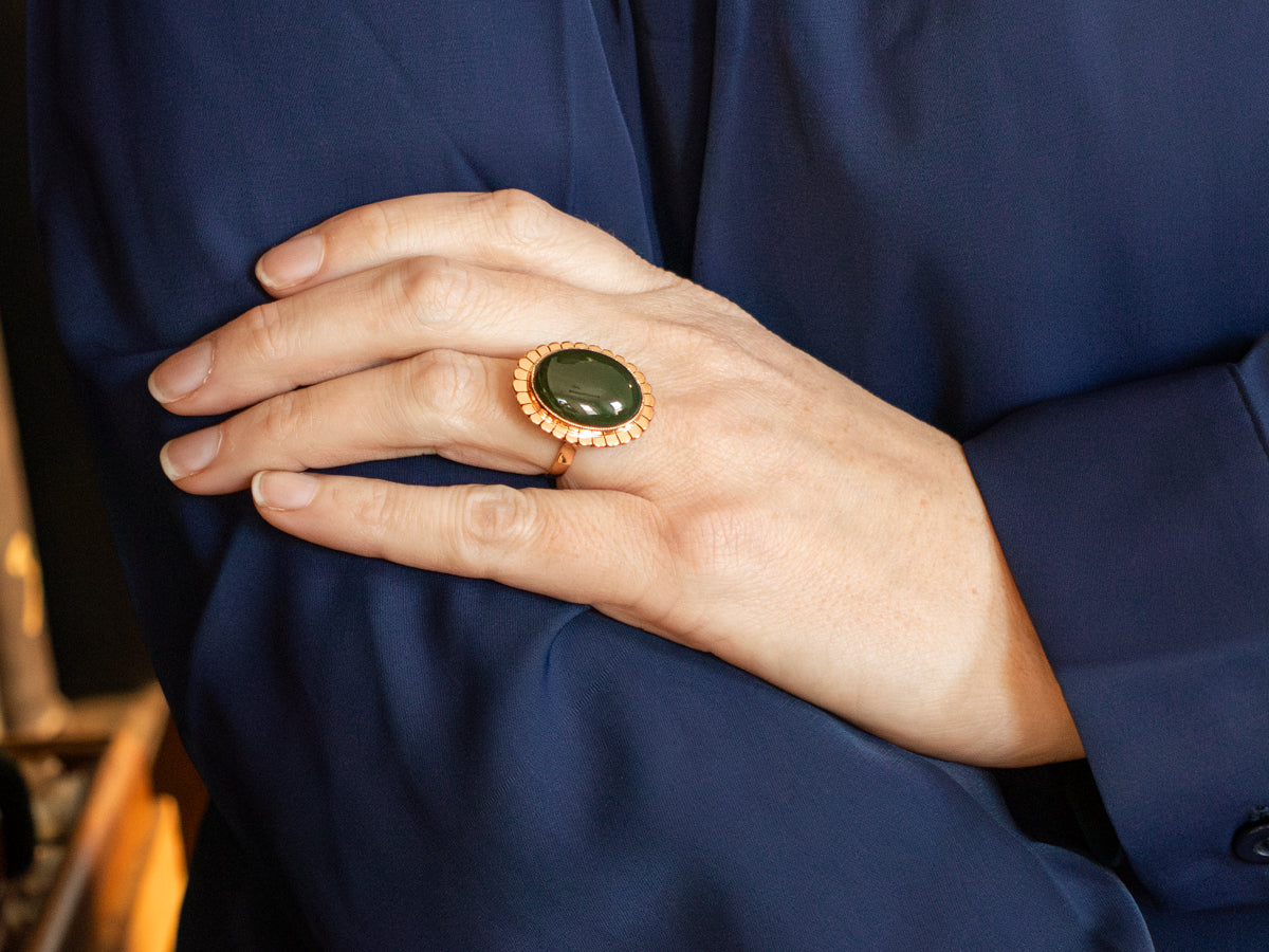 Vintage Gold Nephrite Jade Ring with Scalloped Edge