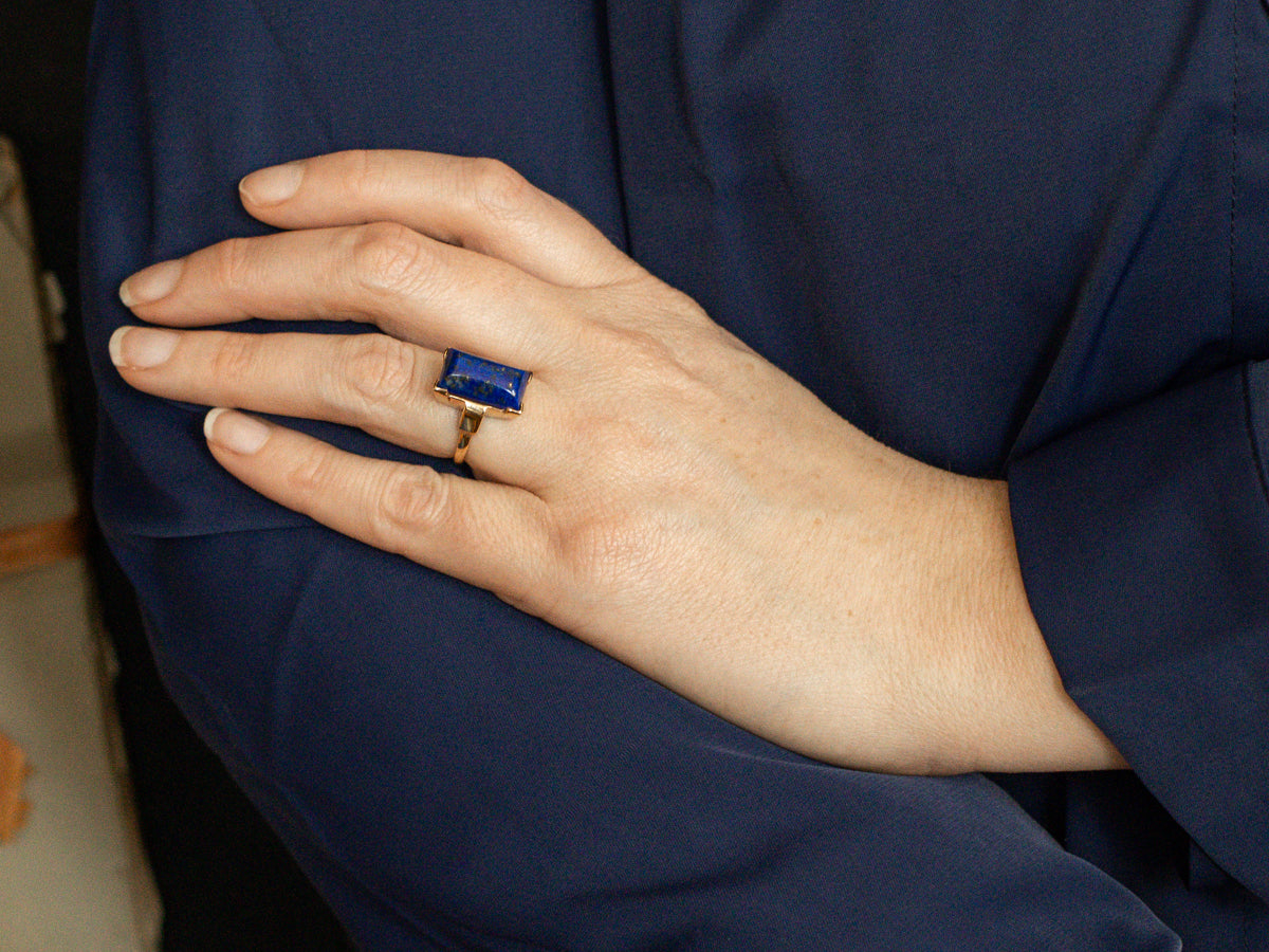 Mid Century Yellow Gold and Lapis Ring