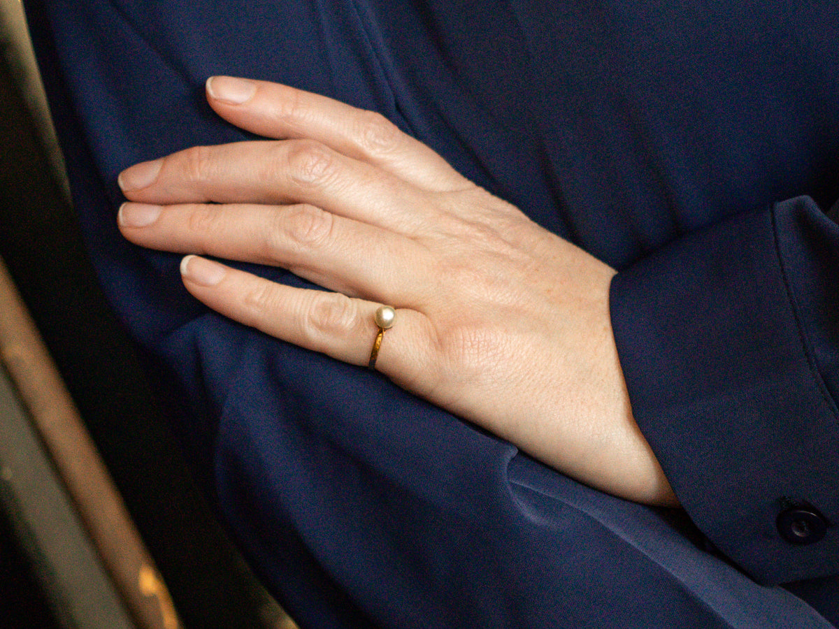 Champagne Pearl Solitaire Ring in 18-Karat Yellow Gold