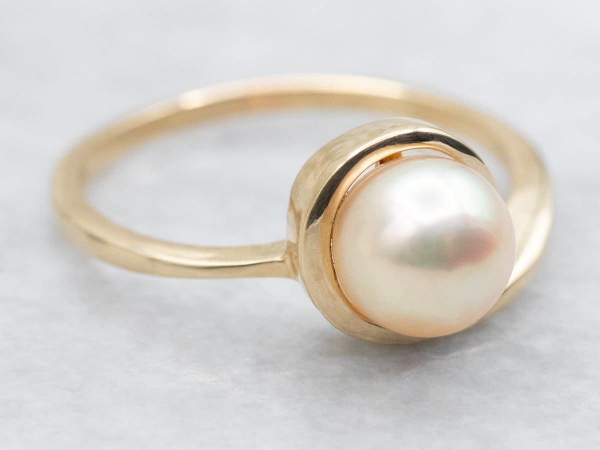 Scrolling Champagne Pearl Solitaire Ring