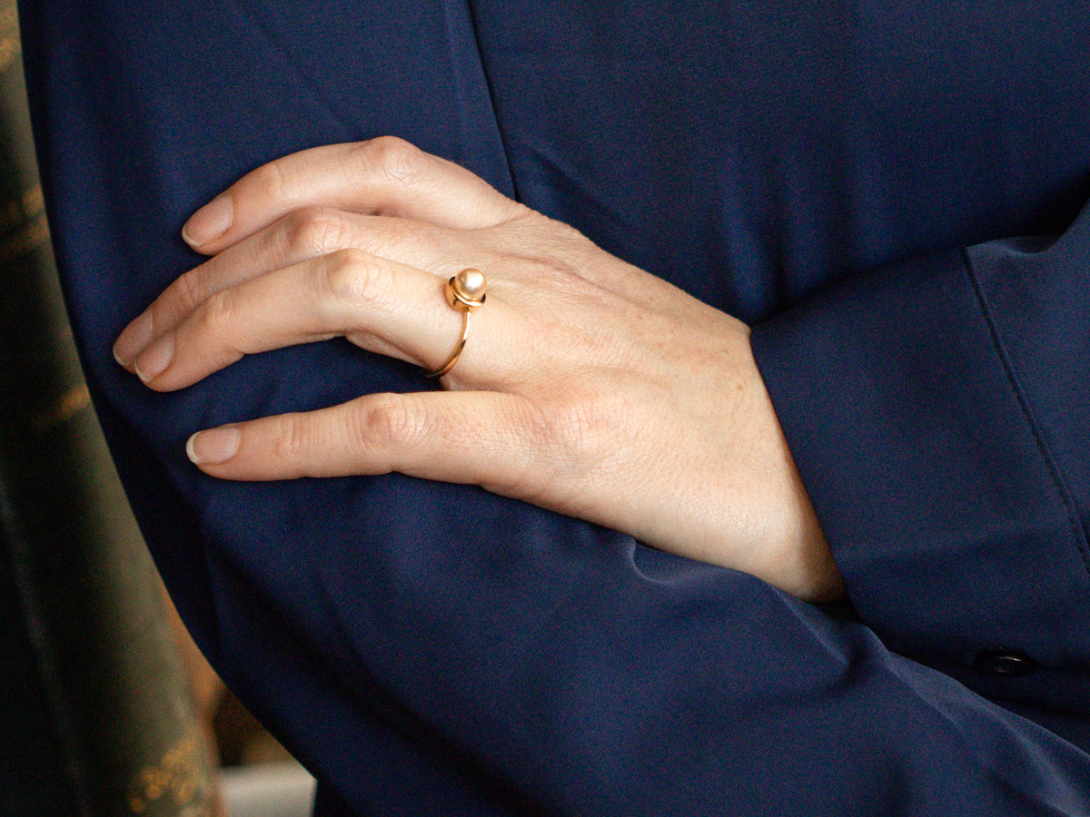 Scrolling Champagne Pearl Solitaire Ring