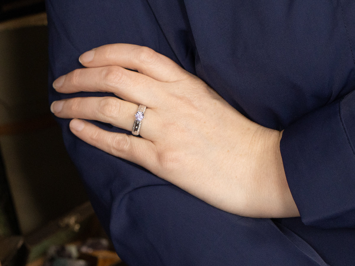 Modern Purple Spinel and Diamond Ring with Wavy Patterned