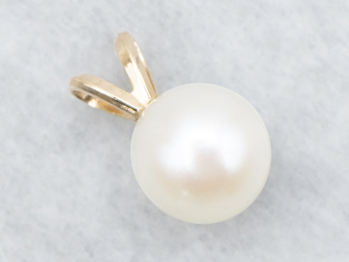 Simple Pearl and Gold Solitaire Pendant