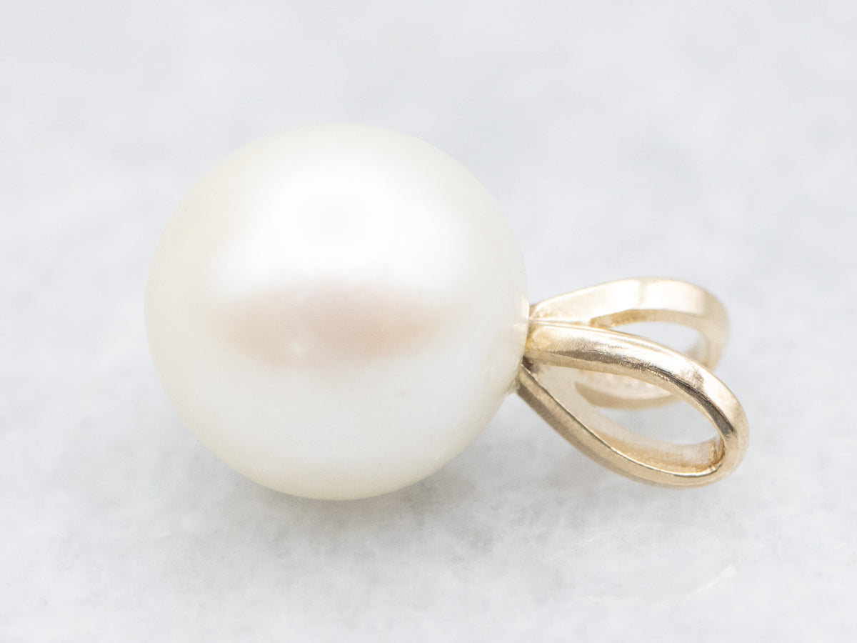 Simple Pearl and Gold Solitaire Pendant