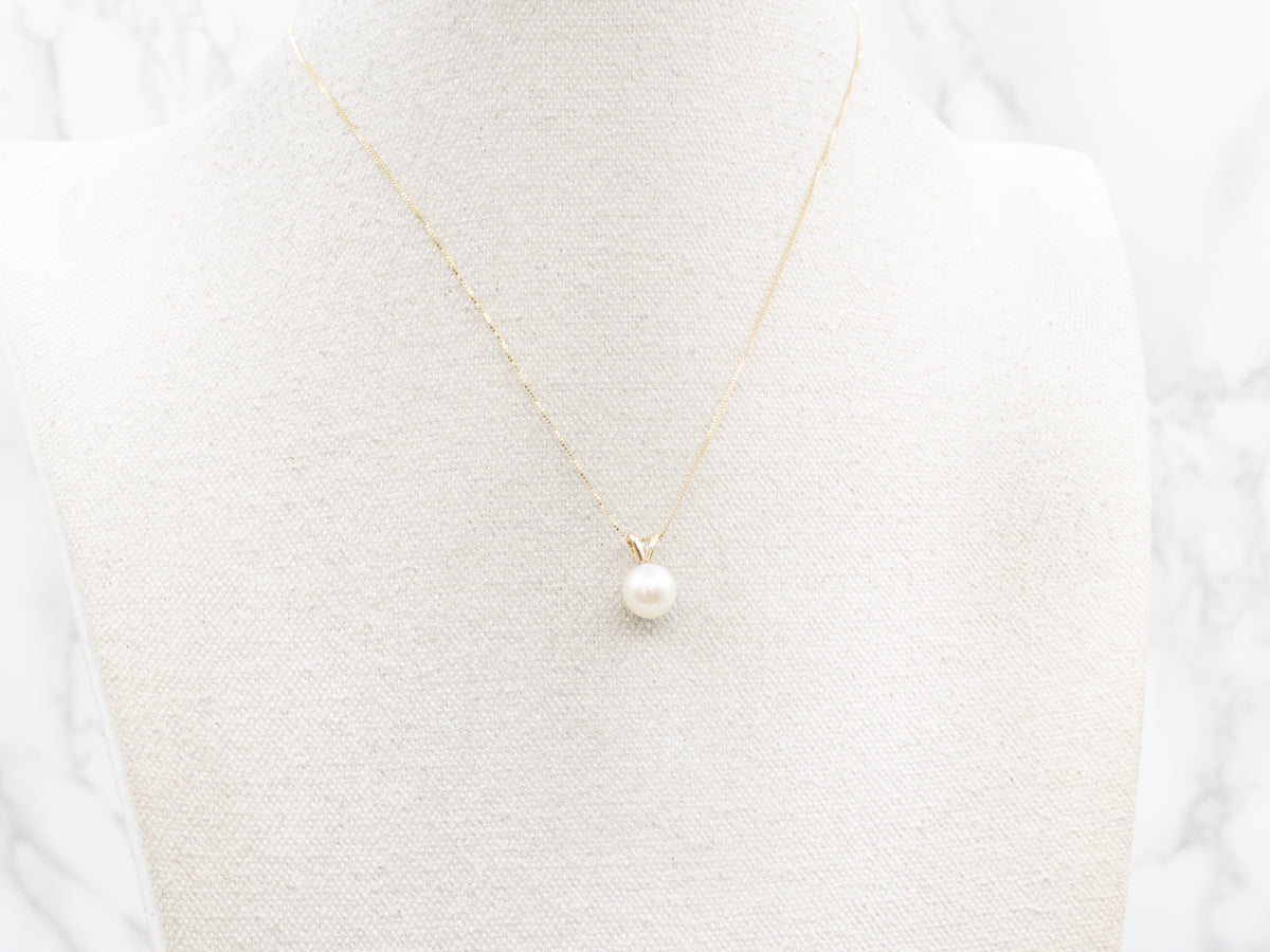 Simple Pearl and Gold Solitaire Pendant