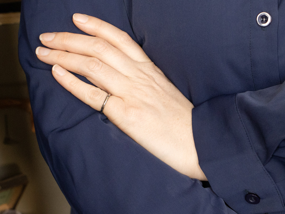 White Gold Etched Pattern Wedding Band